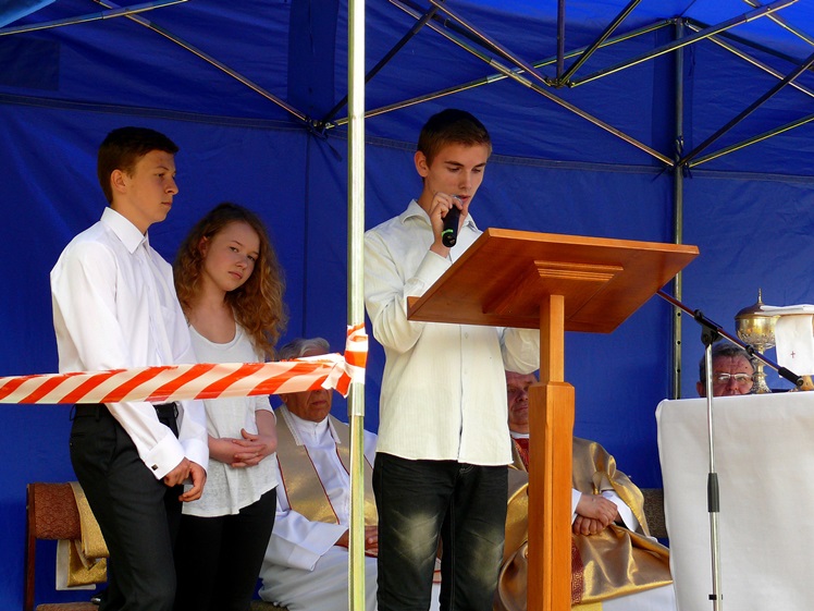 Młodzi z Wadowic uczcili 70. rocznicę pacyfikacji dworu Jamy Przybysz