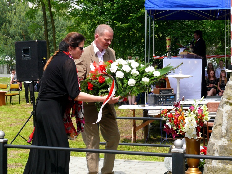 Młodzi z Wadowic uczcili 70. rocznicę pacyfikacji dworu Jamy Przybysz
