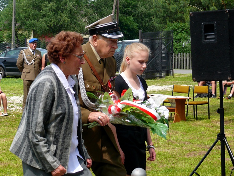 Młodzi z Wadowic uczcili 70. rocznicę pacyfikacji dworu Jamy Przybysz