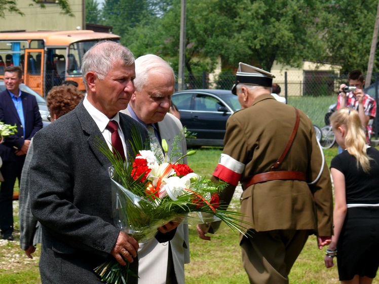 Młodzi z Wadowic uczcili 70. rocznicę pacyfikacji dworu Jamy Przybysz