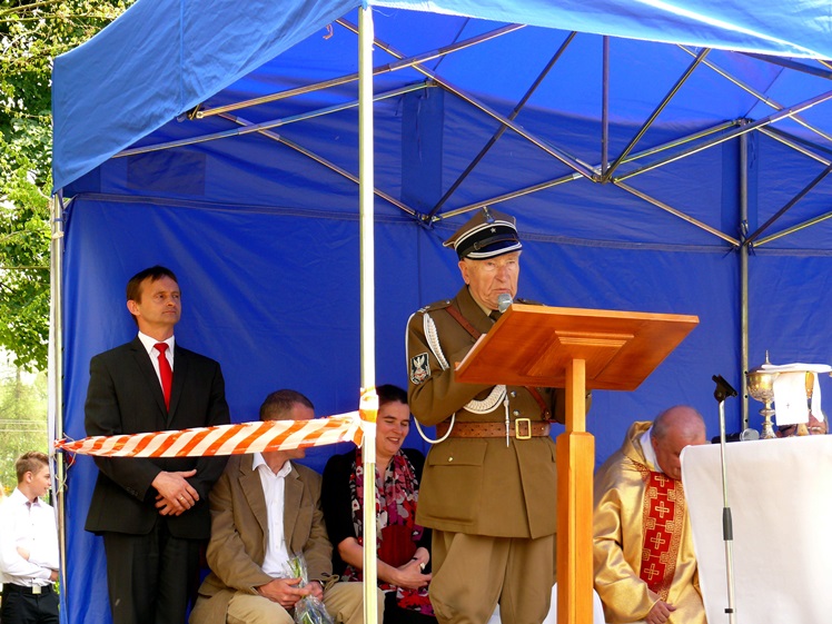 Młodzi z Wadowic uczcili 70. rocznicę pacyfikacji dworu Jamy Przybysz
