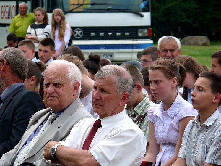 Młodzi z Wadowic uczcili 70. rocznicę pacyfikacji dworu Jamy Przybysz