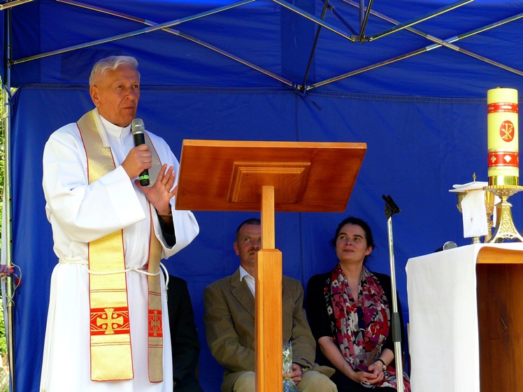 Młodzi z Wadowic uczcili 70. rocznicę pacyfikacji dworu Jamy Przybysz
