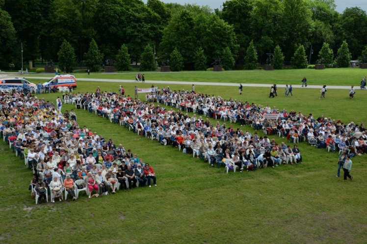 Pracownicy Służby Zdrowia pielgrzymują na Jasną Górę