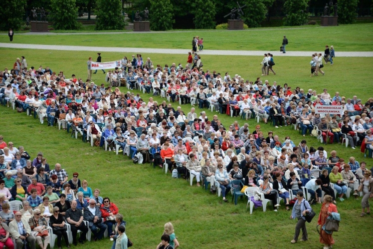 Pracownicy Służby Zdrowia pielgrzymują na Jasną Górę
