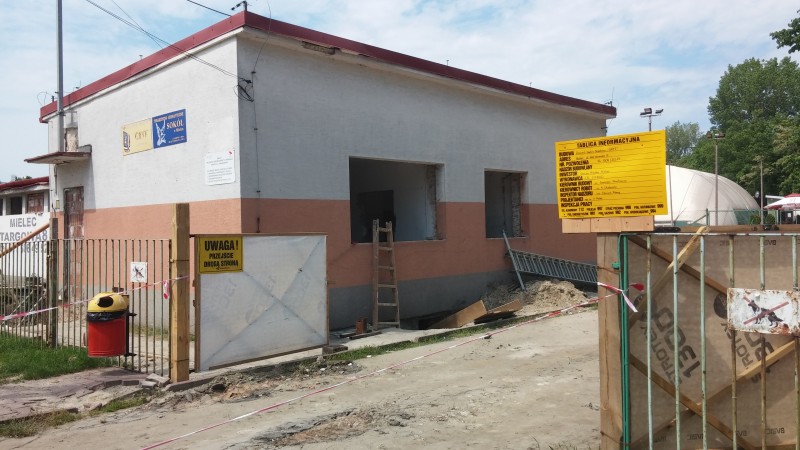 Trwa przebudowa pawilonu stadionu Gryf, budynek został zdemontowany do gołych ścian