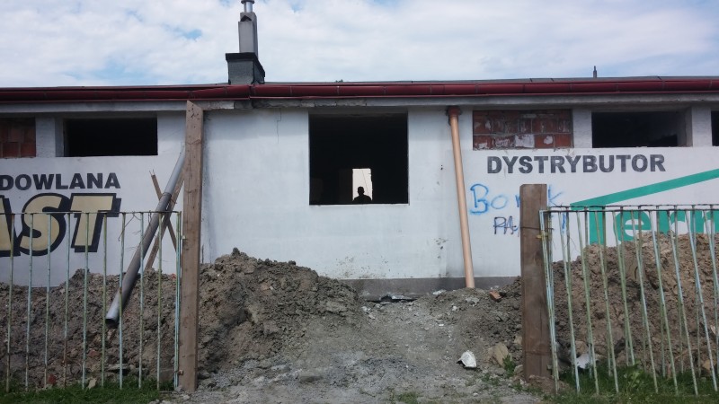 Trwa przebudowa pawilonu stadionu Gryf, budynek został zdemontowany do gołych ścian