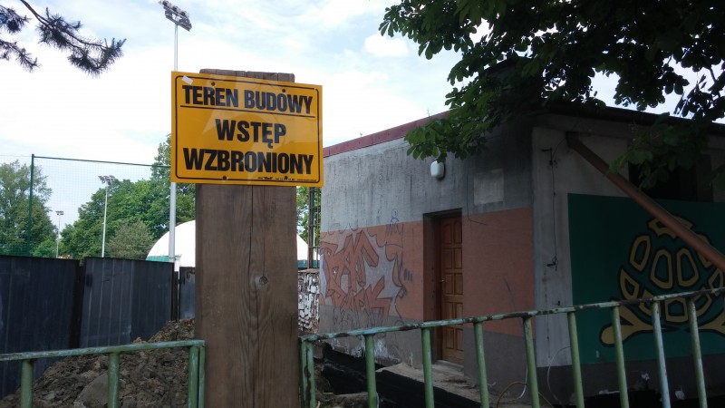 Trwa przebudowa pawilonu stadionu Gryf, budynek został zdemontowany do gołych ścian