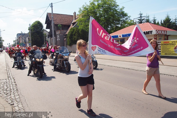 Mieleckie Amazonki głośno świętowały jubileusz swojego stowarzyszenia, była i parada
