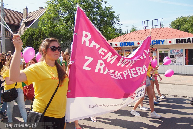 Mieleckie Amazonki głośno świętowały jubileusz swojego stowarzyszenia, była i parada