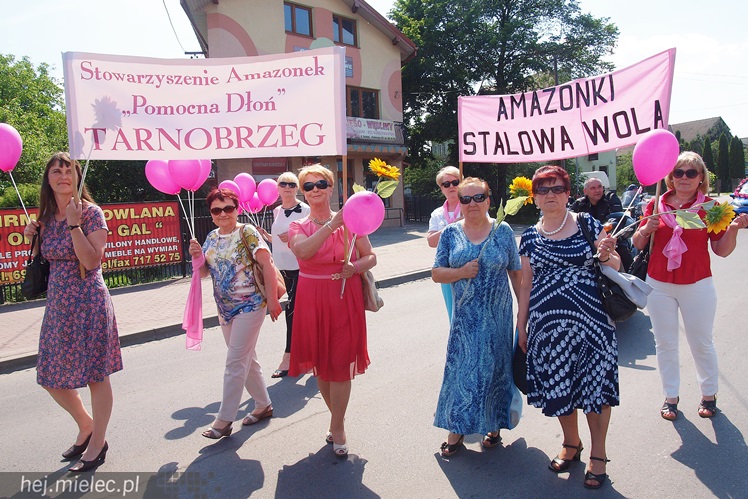 Mieleckie Amazonki głośno świętowały jubileusz swojego stowarzyszenia, była i parada