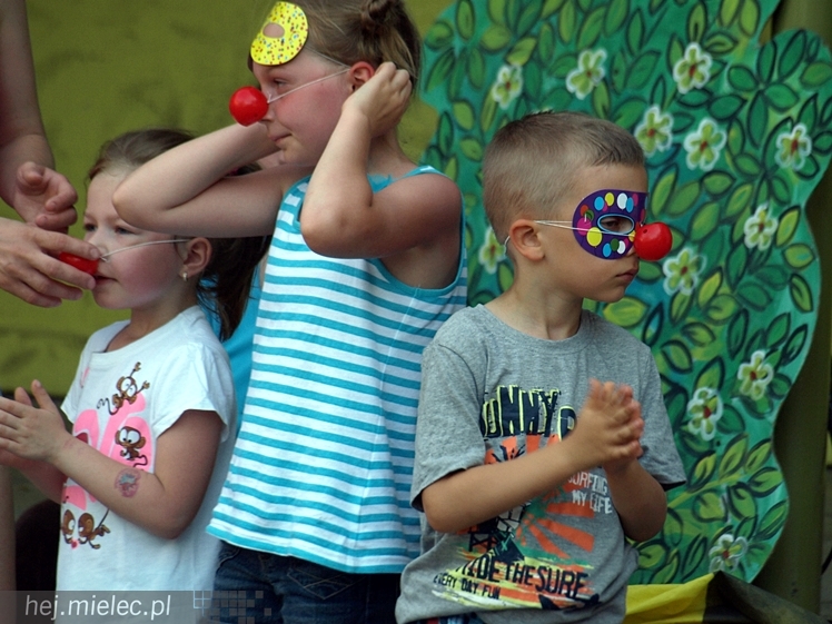 DZIECINADA - plenerowa zabawa dla dzieci z Ruphertem i Rico - cz. II