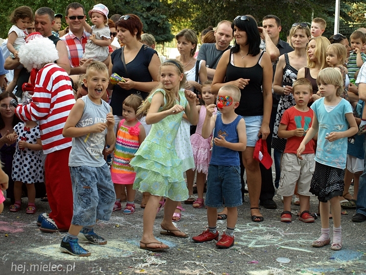 DZIECINADA - plenerowa zabawa dla dzieci z Ruphertem i Rico - cz. II