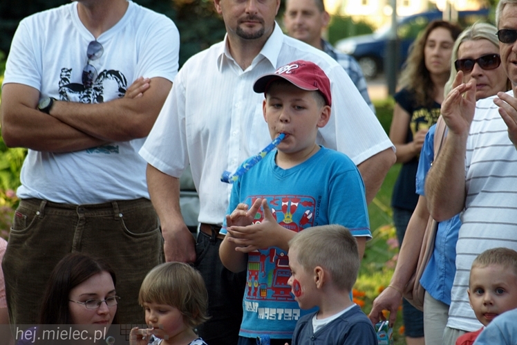 DZIECINADA - plenerowa zabawa dla dzieci z Ruphertem i Rico - cz. II