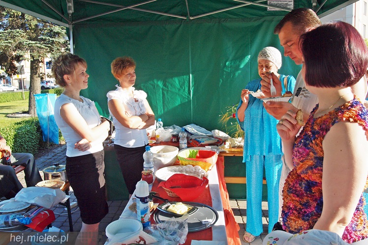 W Radomyślu Wielkim odbył się Piknik Zbożowy, była degustacja lokalnych wyrobów [FOTO]