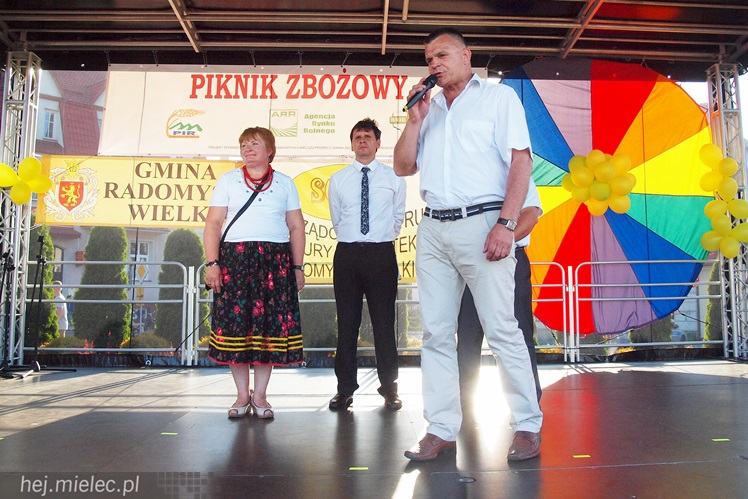 W Radomyślu Wielkim odbył się Piknik Zbożowy, była degustacja lokalnych wyrobów [FOTO]