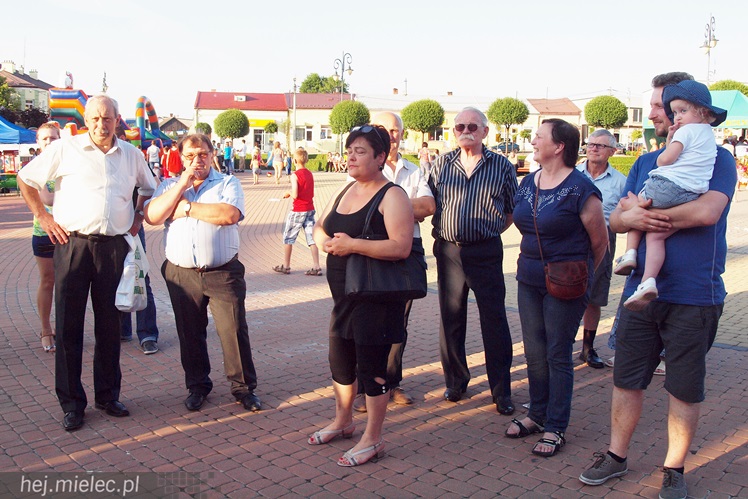 W Radomyślu Wielkim odbył się Piknik Zbożowy, była degustacja lokalnych wyrobów [FOTO]