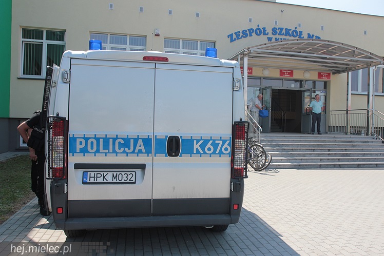 Próbny alarm bombowy w Zespole Szkół Ogólnokształcących w Mielcu