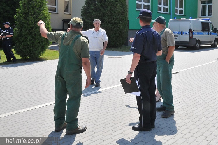 Próbny alarm bombowy w Zespole Szkół Ogólnokształcących w Mielcu