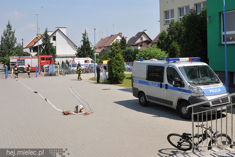 Próbny alarm bombowy w Zespole Szkół Ogólnokształcących w Mielcu