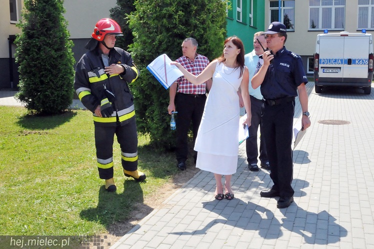 Próbny alarm bombowy w Zespole Szkół Ogólnokształcących w Mielcu