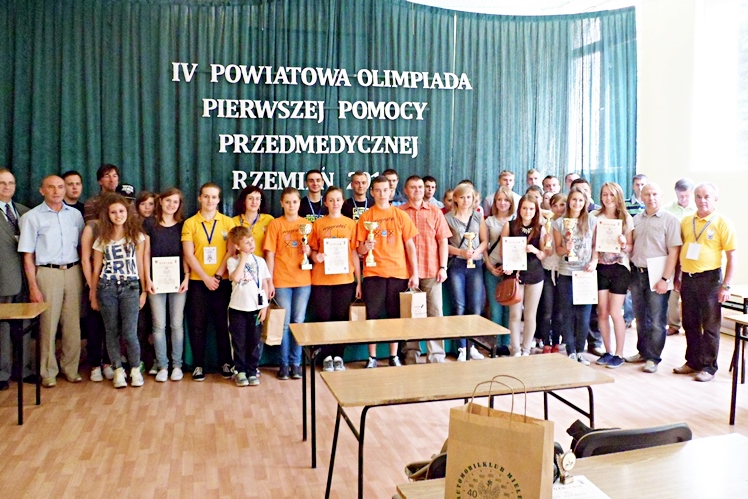 IV Powiatowa Olimpiada Pierwszej Pomocy Przedmedycznej odbyło się w Rzemieniu