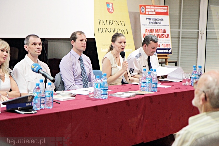 Debata o przestępczości nieletnich. Przyjechała sędzia Anna Maria Wesołowska