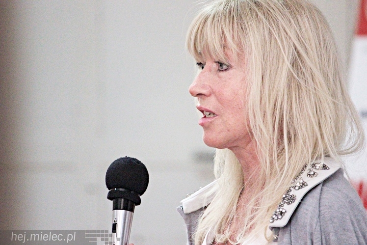 Debata o przestępczości nieletnich. Przyjechała sędzia Anna Maria Wesołowska