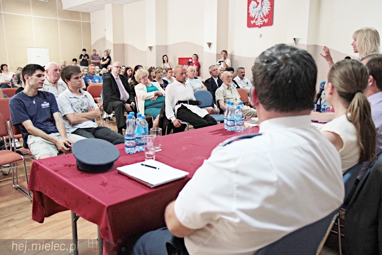 Debata o przestępczości nieletnich. Przyjechała sędzia Anna Maria Wesołowska