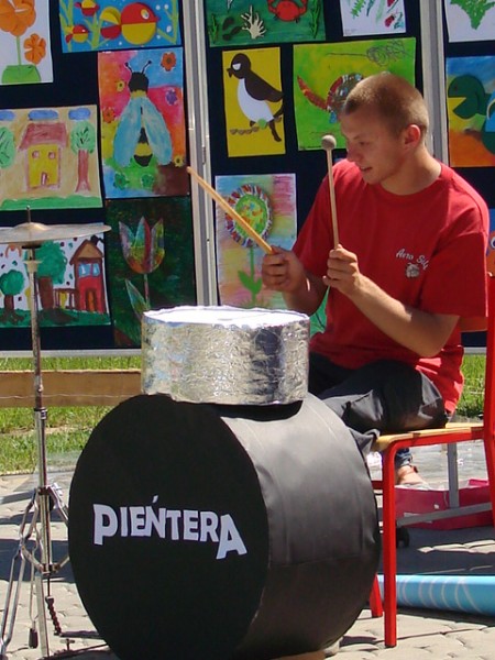 Kryminalny, kulinarny i muzyczny piknik w ORW w Pniu