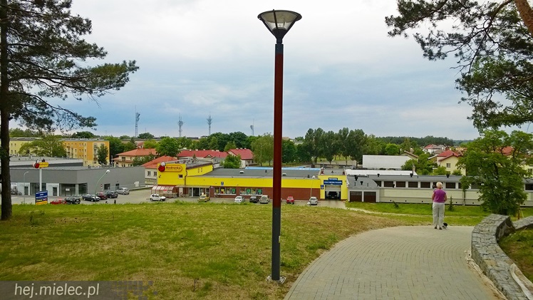Finiszuje przebudowa Góry Cyranowskiej, można już wyczekiwać pierwszych spacerów