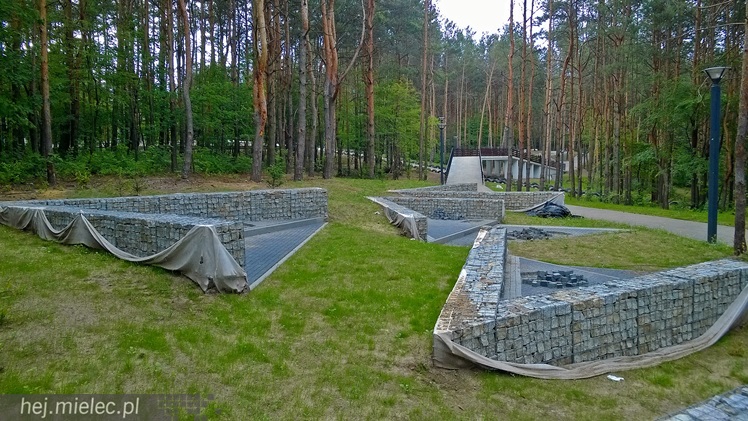 Finiszuje przebudowa Góry Cyranowskiej, można już wyczekiwać pierwszych spacerów