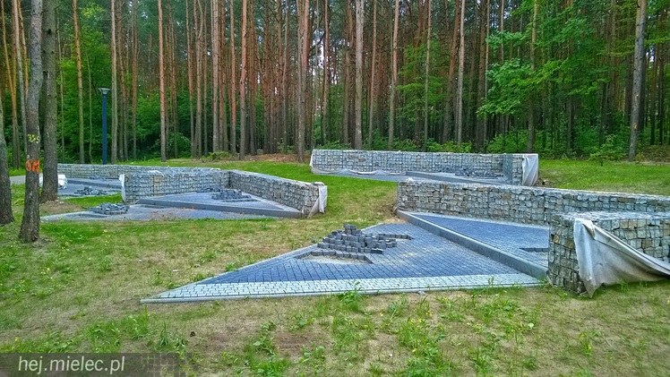 Finiszuje przebudowa Góry Cyranowskiej, można już wyczekiwać pierwszych spacerów