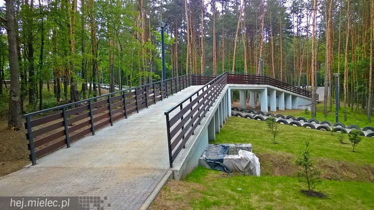 Finiszuje przebudowa Góry Cyranowskiej, można już wyczekiwać pierwszych spacerów