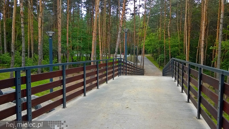 Finiszuje przebudowa Góry Cyranowskiej, można już wyczekiwać pierwszych spacerów