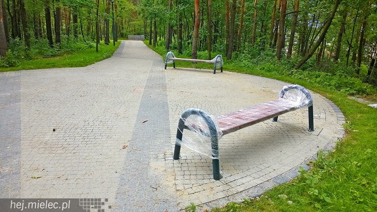Finiszuje przebudowa Góry Cyranowskiej, można już wyczekiwać pierwszych spacerów