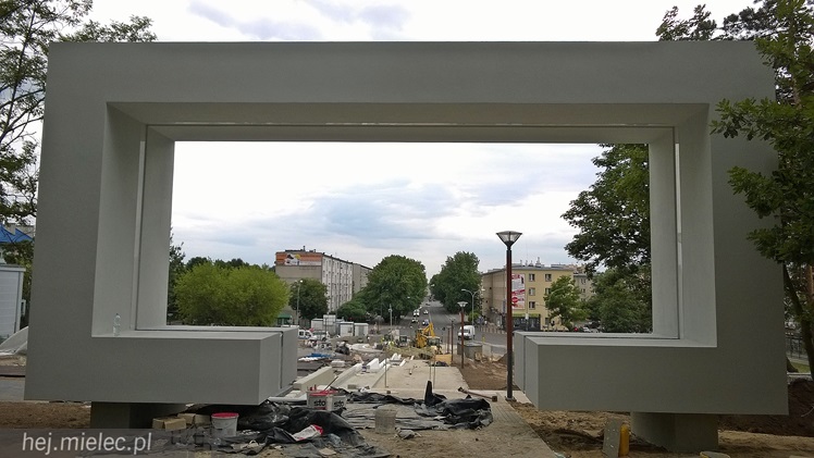 Finiszuje przebudowa Góry Cyranowskiej, można już wyczekiwać pierwszych spacerów