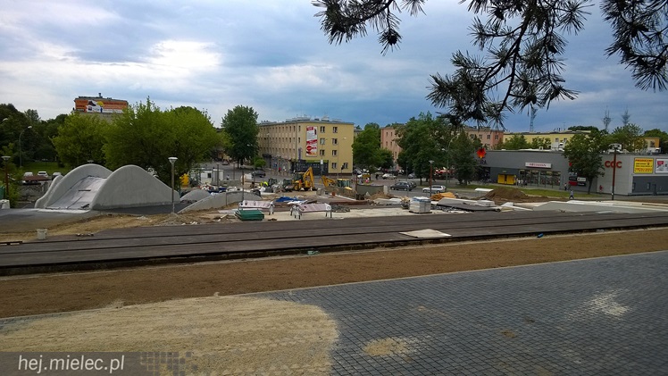 Finiszuje przebudowa Góry Cyranowskiej, można już wyczekiwać pierwszych spacerów