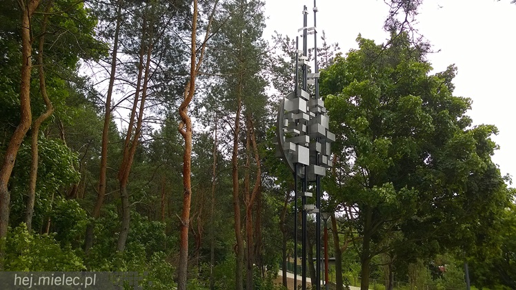 Finiszuje przebudowa Góry Cyranowskiej, można już wyczekiwać pierwszych spacerów
