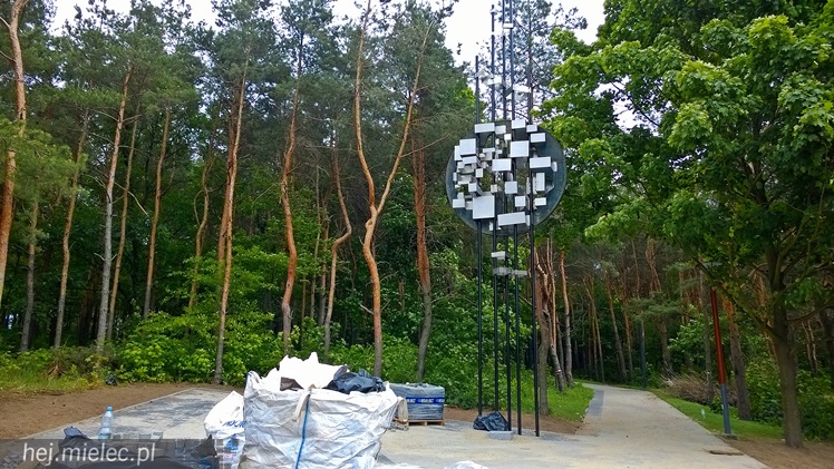 Finiszuje przebudowa Góry Cyranowskiej, można już wyczekiwać pierwszych spacerów