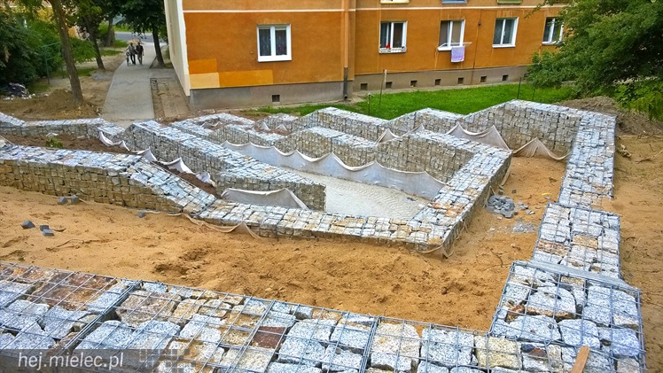 Finiszuje przebudowa Góry Cyranowskiej, można już wyczekiwać pierwszych spacerów