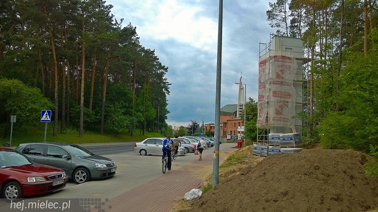 Finiszuje przebudowa Góry Cyranowskiej, można już wyczekiwać pierwszych spacerów