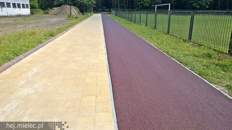 Pierwszy etap przebudowy lasku przy Baczyńskiego niemal gotowy [FOTO]