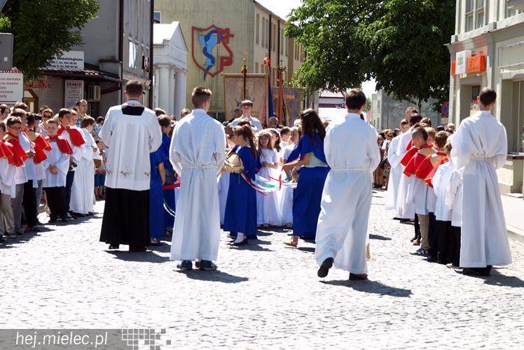 Procesja Bożego Ciała ulicami starego miasta