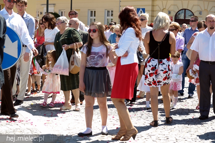 Procesja Bożego Ciała ulicami starego miasta