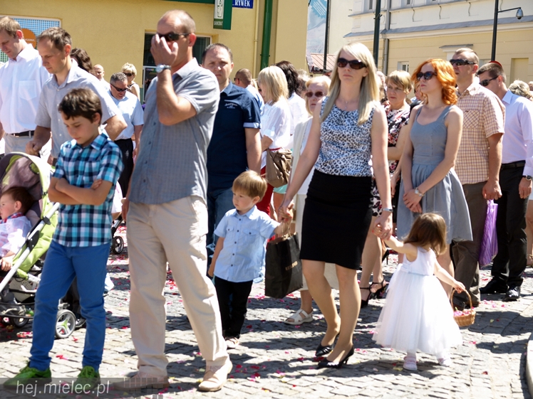 Procesja Bożego Ciała ulicami starego miasta