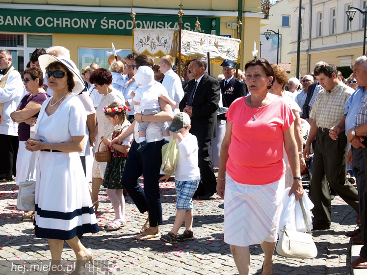 Procesja Bożego Ciała ulicami starego miasta
