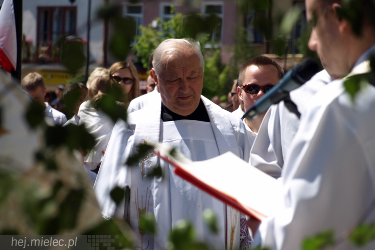Procesja Bożego Ciała ulicami starego miasta