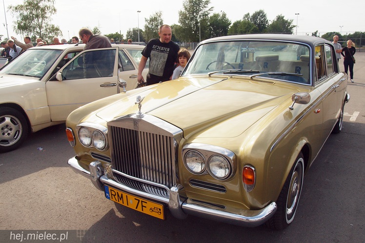 Drive It Day obchodzony był także w Mielcu. Na drodze zabytki, w środku często młodzież