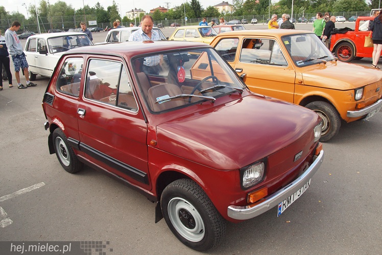 Drive It Day obchodzony był także w Mielcu. Na drodze zabytki, w środku często młodzież